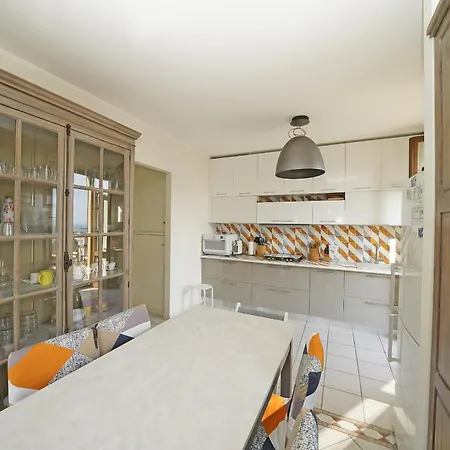 Blue Vista Apartment